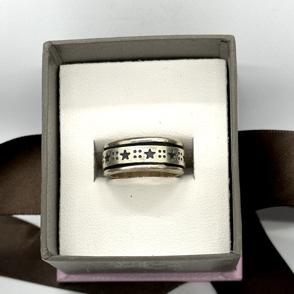 Rotating Silver Band with Stars